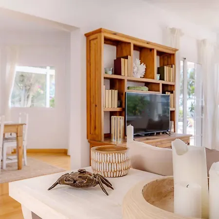 Amazing 3 Bedroom Ocean View With Pool Holiday home *