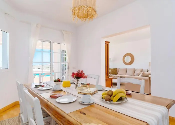 Amazing 3 Bedroom Ocean View With Pool 度假居 *