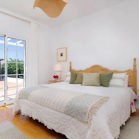 Amazing 3 Bedroom Ocean View With Pool