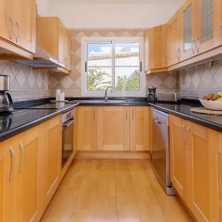 בית נופש Amazing 3 Bedroom Ocean View With Pool *