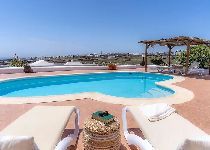 Amazing 3 Bedroom Ocean View With Pool Tatil Evi