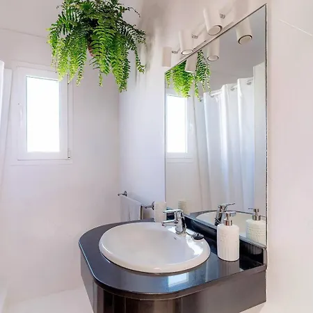 Nyaraló Amazing 3 Bedroom Ocean View With Pool